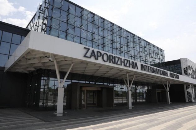 В аэропорту Запорожье завершено строительство нового пассажирского терминала (фото)